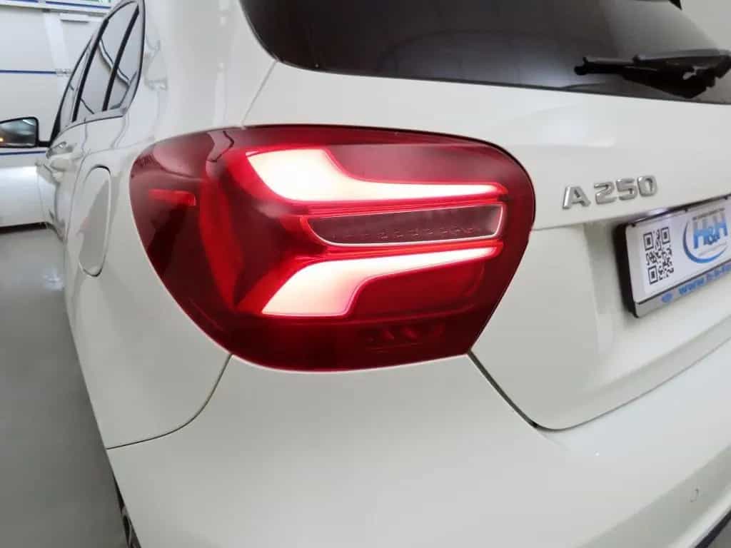 Mercedes-Benz A-Class 250 Aut AMG Line Edition Pano+LED+AMG Optik 05/2018-photo-32