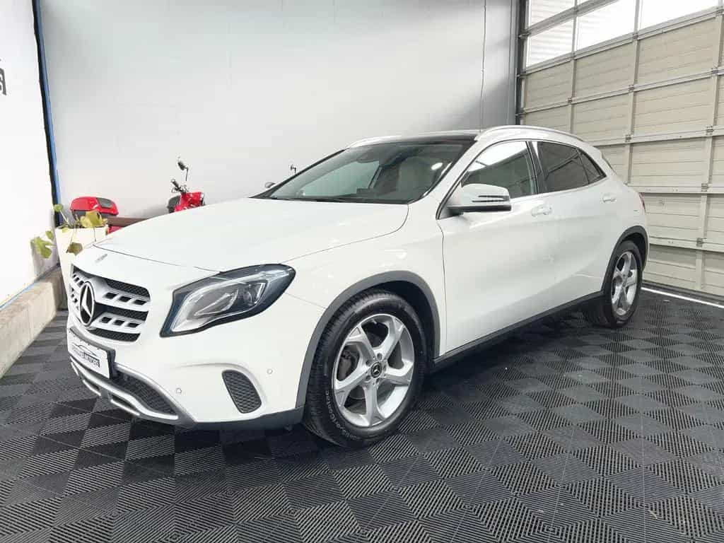 Mercedes-Benz GLA-Class 180 Urban *Autom *LED-SW *Pano *DAB 07/2019-photo-1