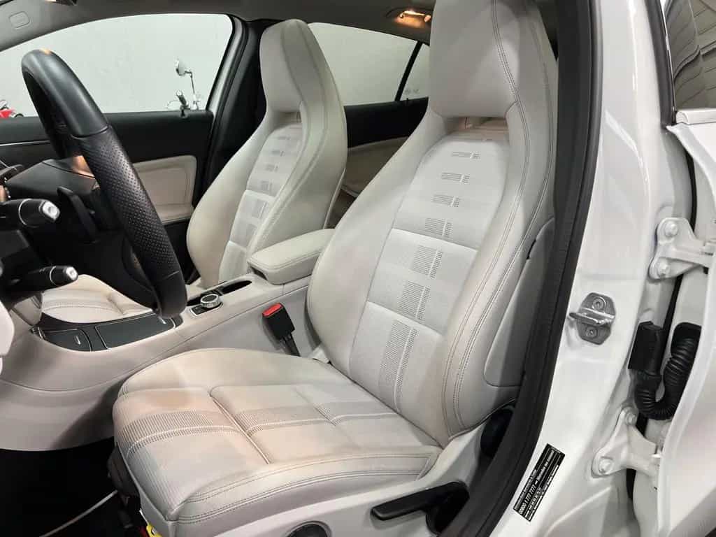 Mercedes-Benz GLA-Class 180 Urban *Autom *LED-SW *Pano *DAB 07/2019-photo-22