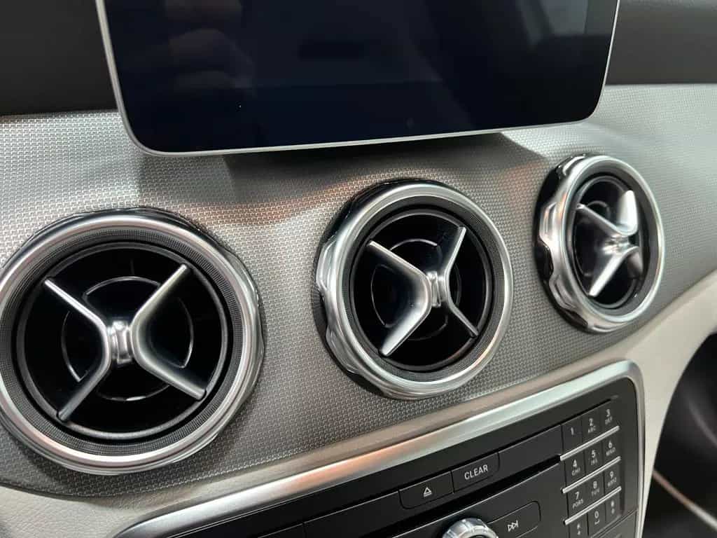 Mercedes-Benz GLA-Class 180 Urban *Autom *LED-SW *Pano *DAB 07/2019-photo-31