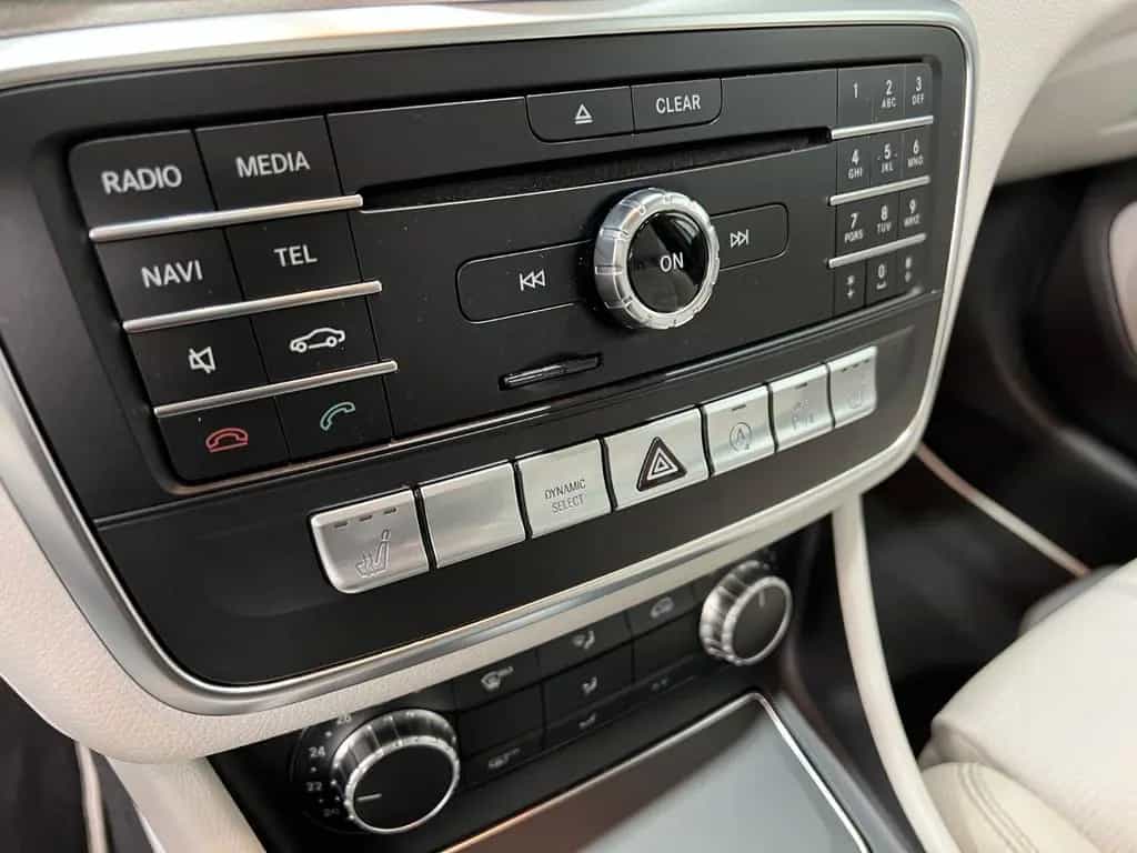 Mercedes-Benz GLA-Class 180 Urban *Autom *LED-SW *Pano *DAB 07/2019-photo-32