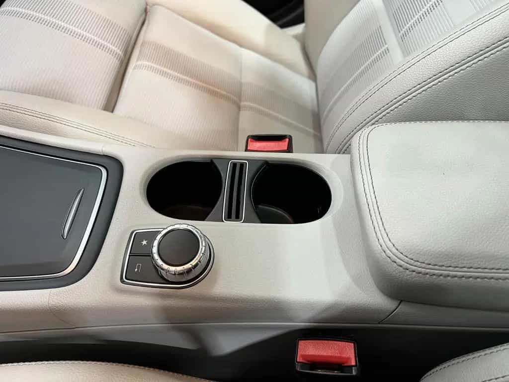 Mercedes-Benz GLA-Class 180 Urban *Autom *LED-SW *Pano *DAB 07/2019-photo-34