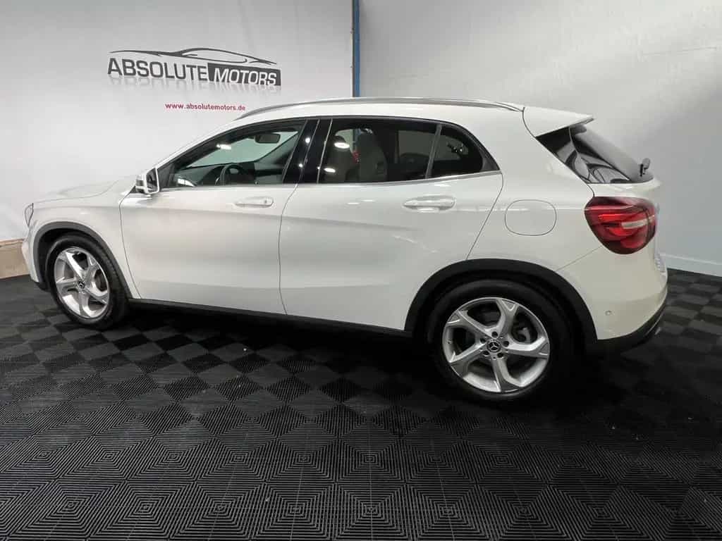 Mercedes-Benz GLA-Class 180 Urban *Autom *LED-SW *Pano *DAB 07/2019-photo-4