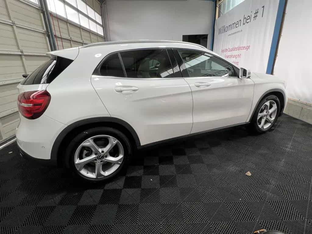 Mercedes-Benz GLA-Class 180 Urban *Autom *LED-SW *Pano *DAB 07/2019-photo-7
