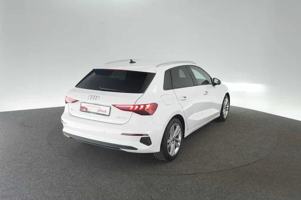 Audi A3 Sportback 35 TDI S tronic LED ACC Navi 07/2022-photo-1