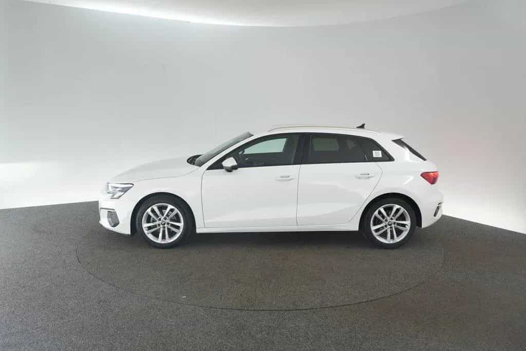 Audi A3 Sportback 35 TDI S tronic LED ACC Navi 07/2022-photo-4