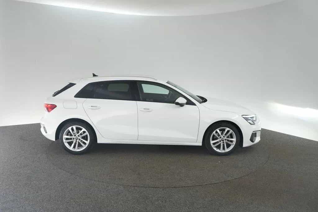 Audi A3 Sportback 35 TDI S tronic LED ACC Navi 07/2022-photo-5