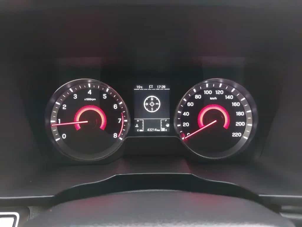 Ssangyong Tivoli 1.5 T-GDI SHZ KAM CarPlay 10/2019-photo-11