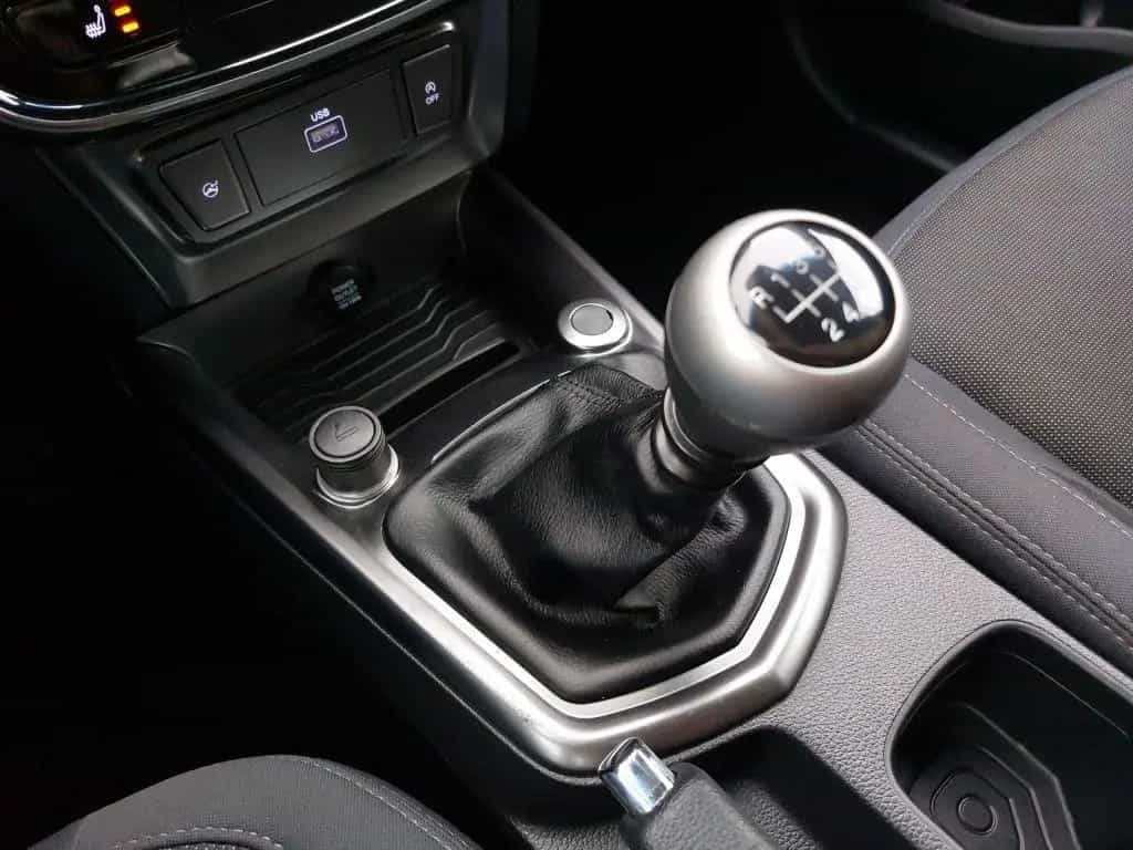 Ssangyong Tivoli 1.5 T-GDI SHZ KAM CarPlay 10/2019-photo-17