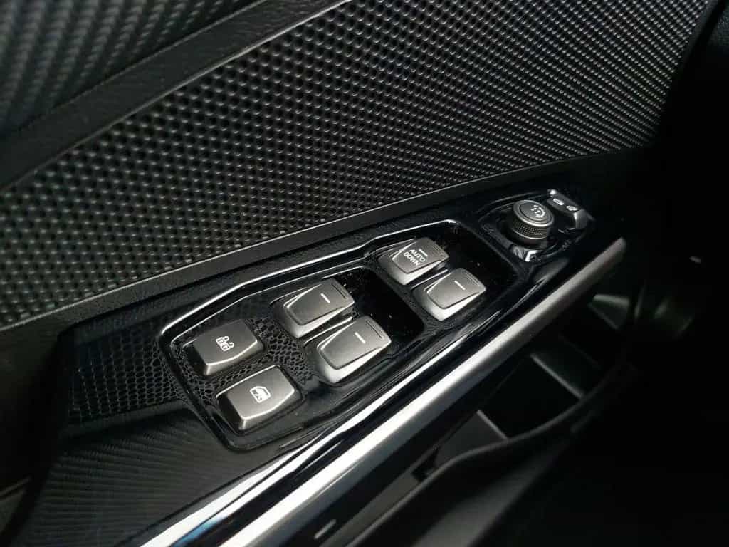 Ssangyong Tivoli 1.5 T-GDI SHZ KAM CarPlay 10/2019-photo-21