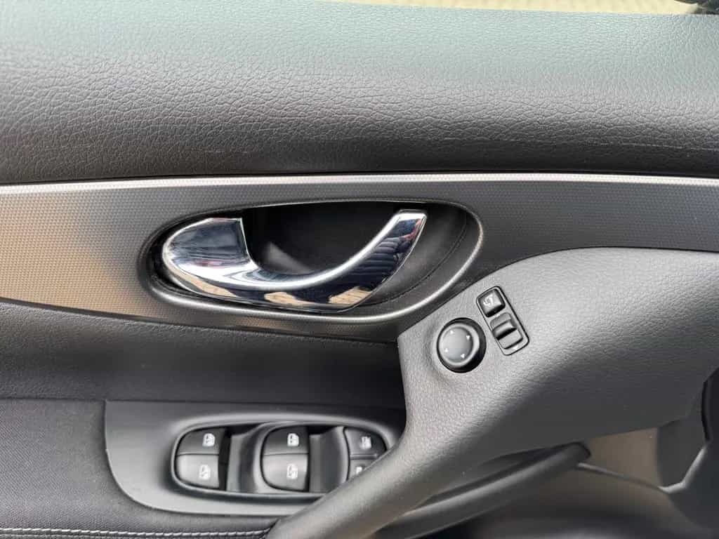 Nissan Qashqai 1.2 DIG-T N-Connecta/AHK/PDC/Navi./SHZG 09/2017-photo-18
