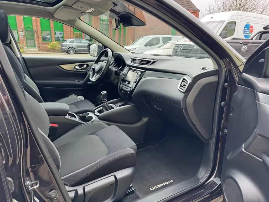 Nissan Qashqai 1.2 DIG-T N-Connecta/AHK/PDC/Navi./SHZG 09/2017-photo-24