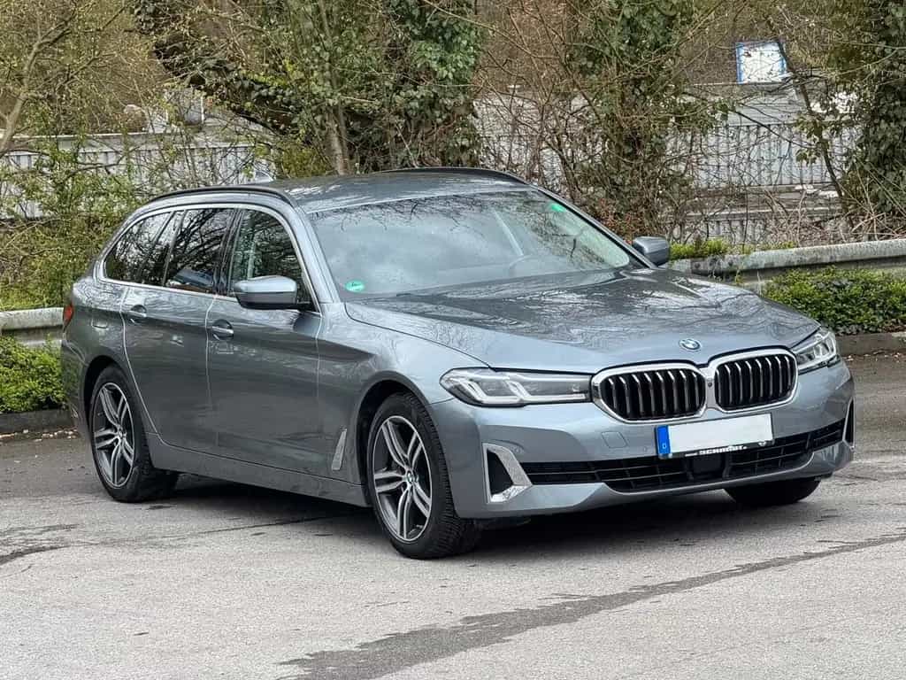 BMW 5 Series Touring 530 d xDrive Luxury Line, HUD,ACC,Kamera 06/2021-photo-0