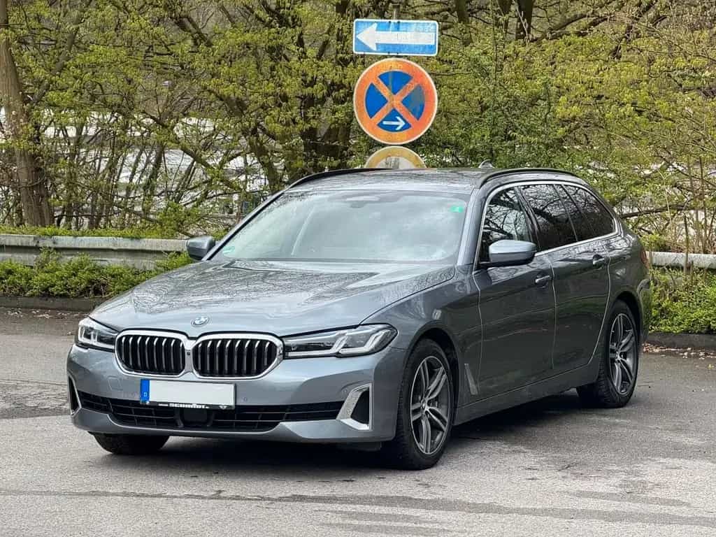 BMW 5 Series Touring 530 d xDrive Luxury Line, HUD,ACC,Kamera 06/2021-photo-1