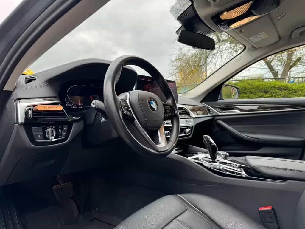 BMW 5 Series Touring 530 d xDrive Luxury Line, HUD,ACC,Kamera 06/2021-photo-9