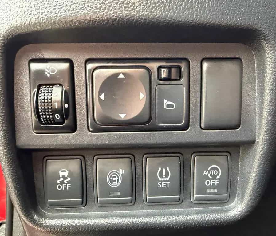 Nissan Juke N-Connecta Sportsitze Sport Lenkrad 12/2016-photo-24
