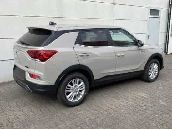 Ssangyong Korando 1.5 T-GDI 2WD AT Nomad DigiCockpit Nav R null-photo-2