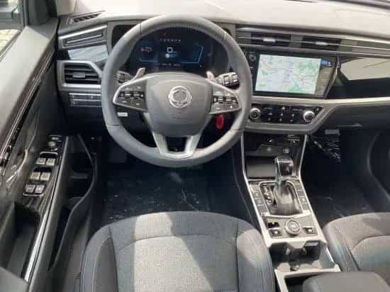 Ssangyong Korando 1.5 T-GDI 2WD AT Nomad DigiCockpit Nav R null-photo-3