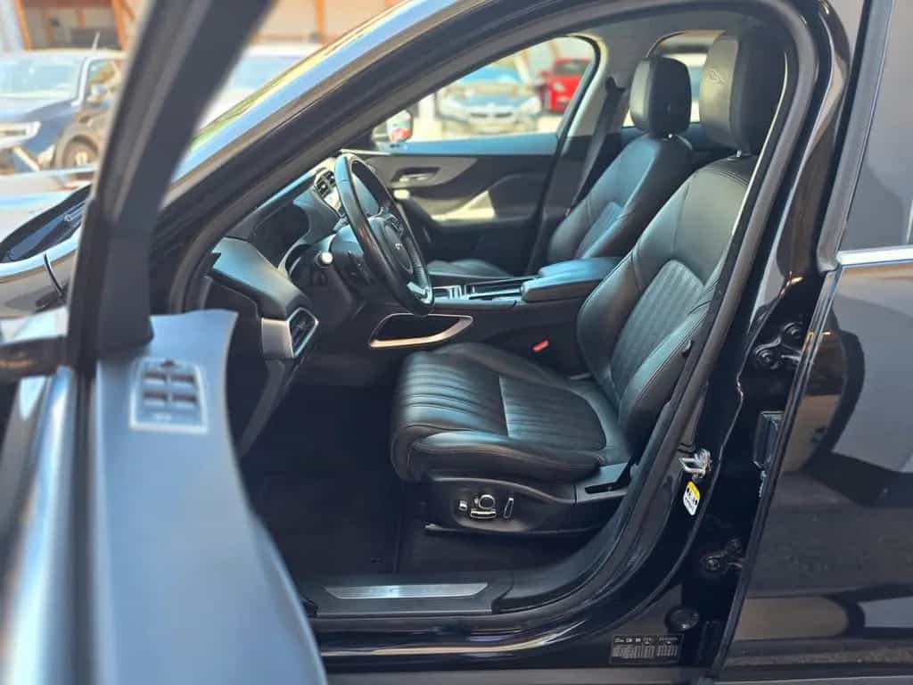 Jaguar F-Pace F-PACE Portfolio AWD| LEDER| NAVI| SHZ 09/2017-photo-16