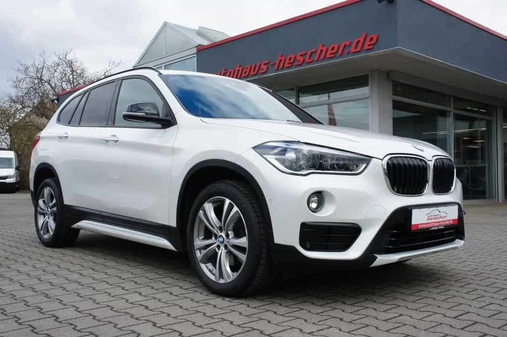 BMW X1 18i sDrive Steptronic Sport-Line *LED*AHK* 02/2019-photo-1