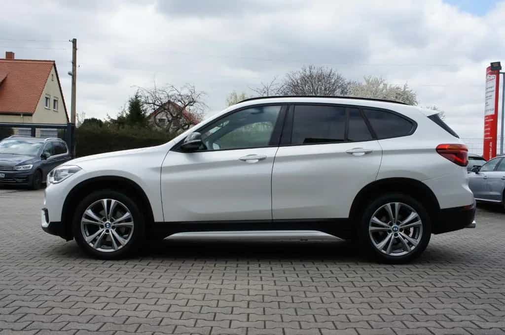 BMW X1 18i sDrive Steptronic Sport-Line *LED*AHK* 02/2019-photo-4