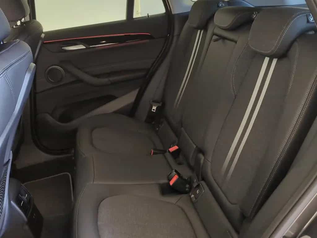 BMW X1 sDrive20i Sport Line LED/SHZ/PDC vo+hi/DAB LE 04/2022-photo-3