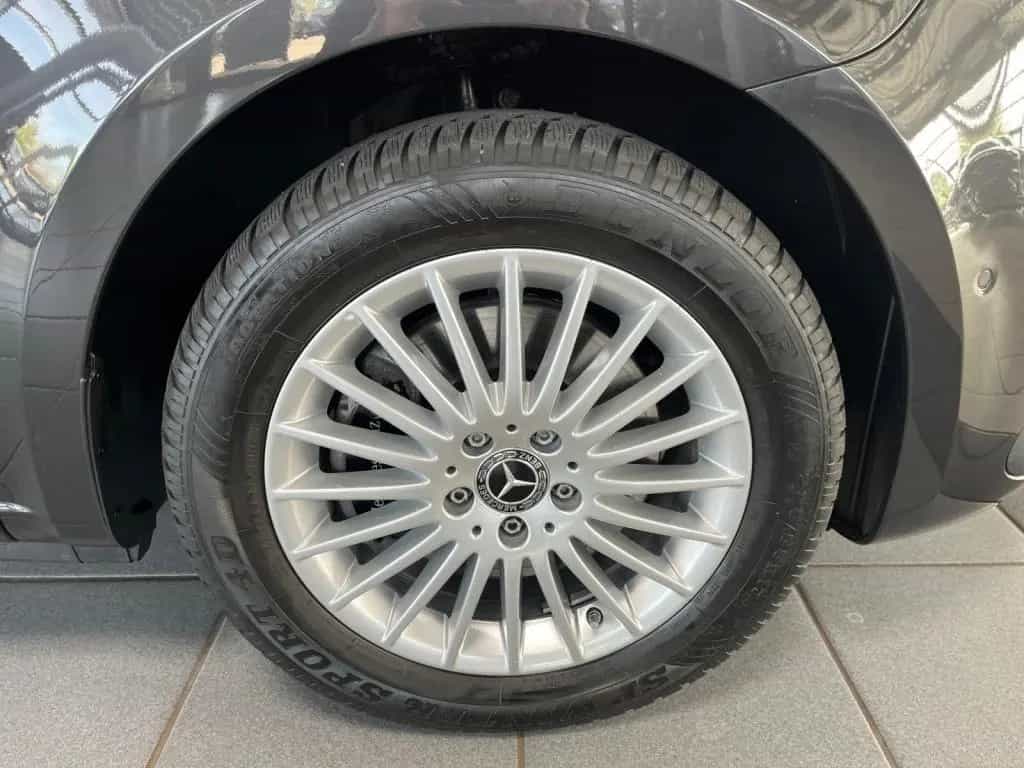 Mercedes-Benz V-Class 220 d STYLE Lang MBUX+Style+MBeam+LED+360+AHK 01/2025-photo-14