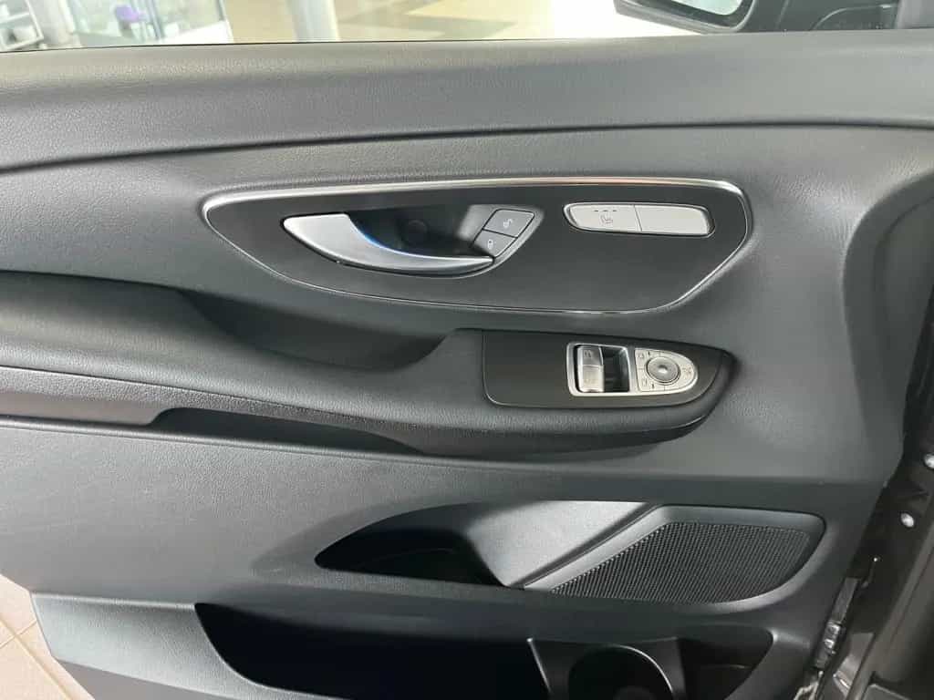 Mercedes-Benz V-Class 220 d STYLE Lang MBUX+Style+MBeam+LED+360+AHK 01/2025-photo-8