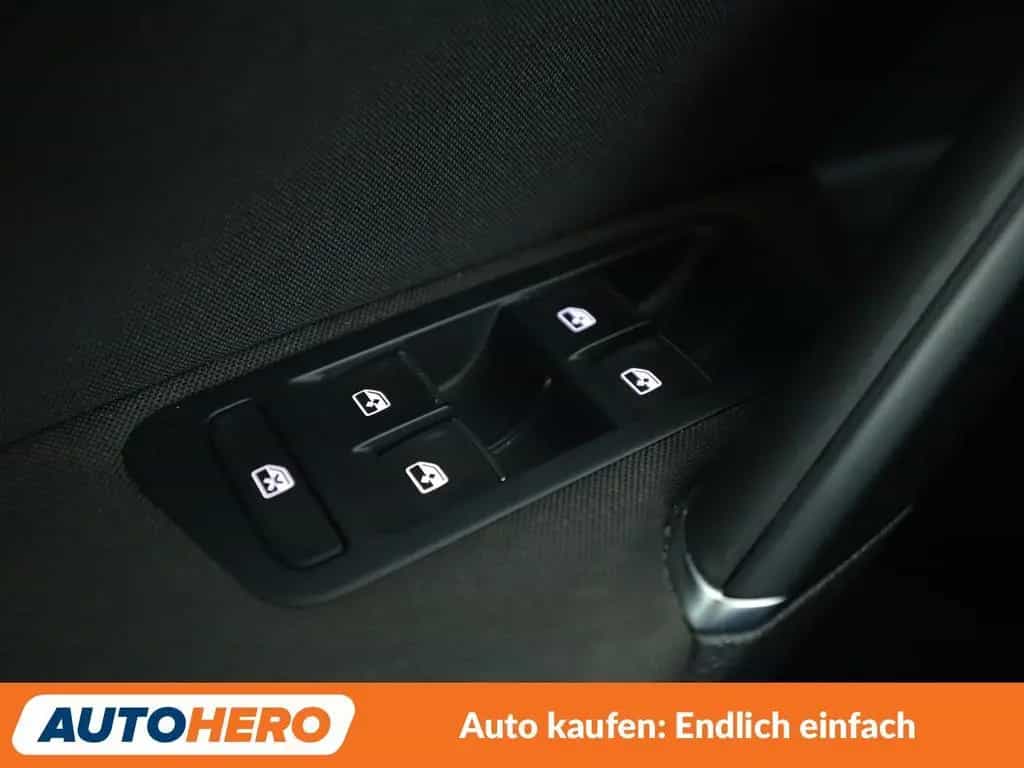 Volkswagen Golf VII 1.4 TSI Highline BlueMotion *NAVI*LED* 04/2017-photo-23