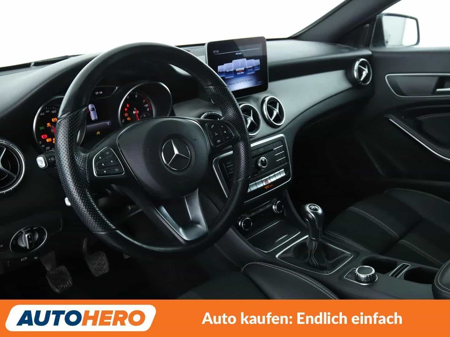 Mercedes-Benz CLA-Class 200 Shooting Brake 11/2018-photo-10