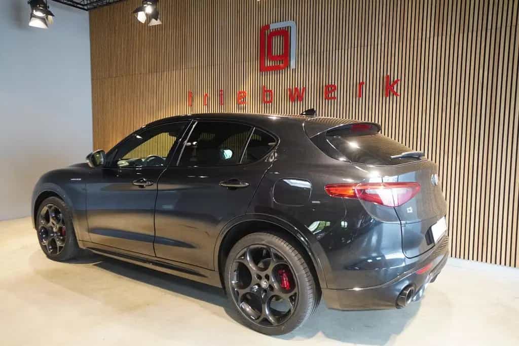 Alfa Romeo Stelvio 2.2D Veloce Q4 AT8*1Hd*Pano*21"*Harman* 10/2022-photo-2