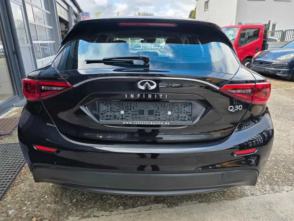 Infiniti Q30 1.5 d Navi 80KW 03/2018-photo-4
