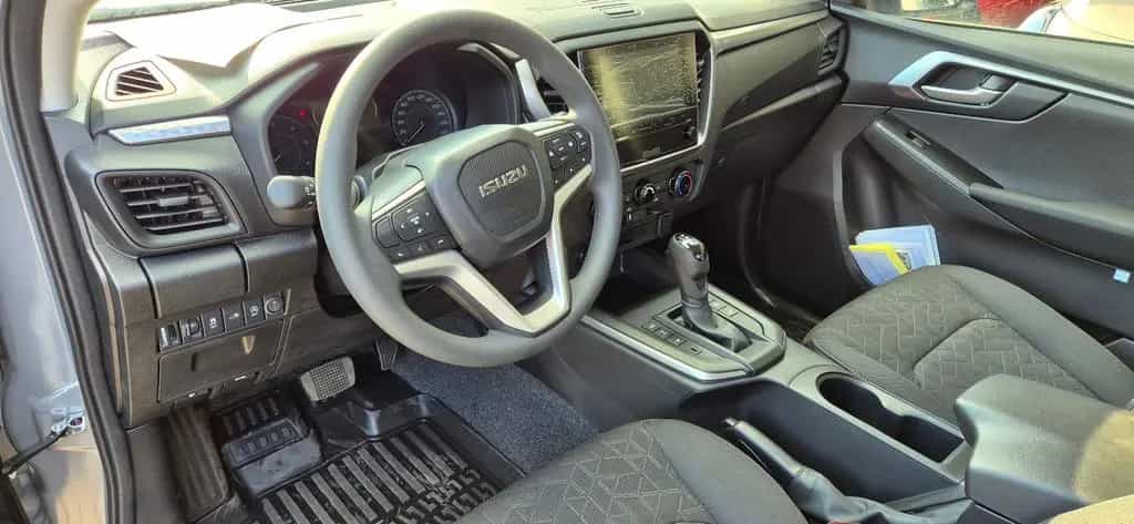 Isuzu D-Max 1.9D Double Cab LS 4WD AT Umbau ! null-photo-4