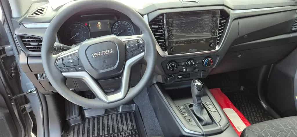 Isuzu D-Max 1.9D Double Cab LS 4WD AT Umbau ! null-photo-7
