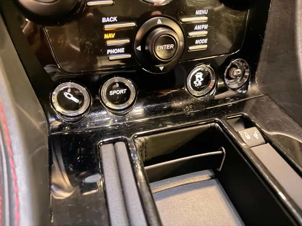 Aston Martin DB9 6.0 CARBON EDITION 06/2015-photo-23