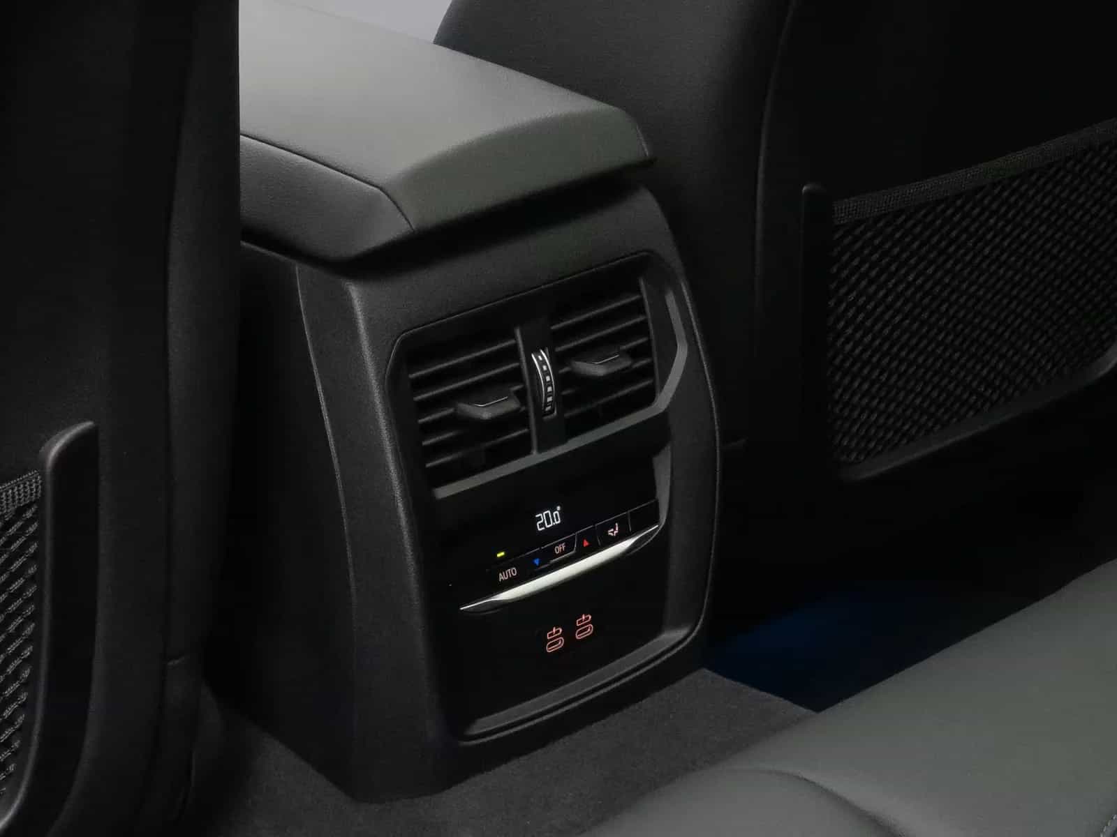 BMW 3 Series 02/2023-photo-27