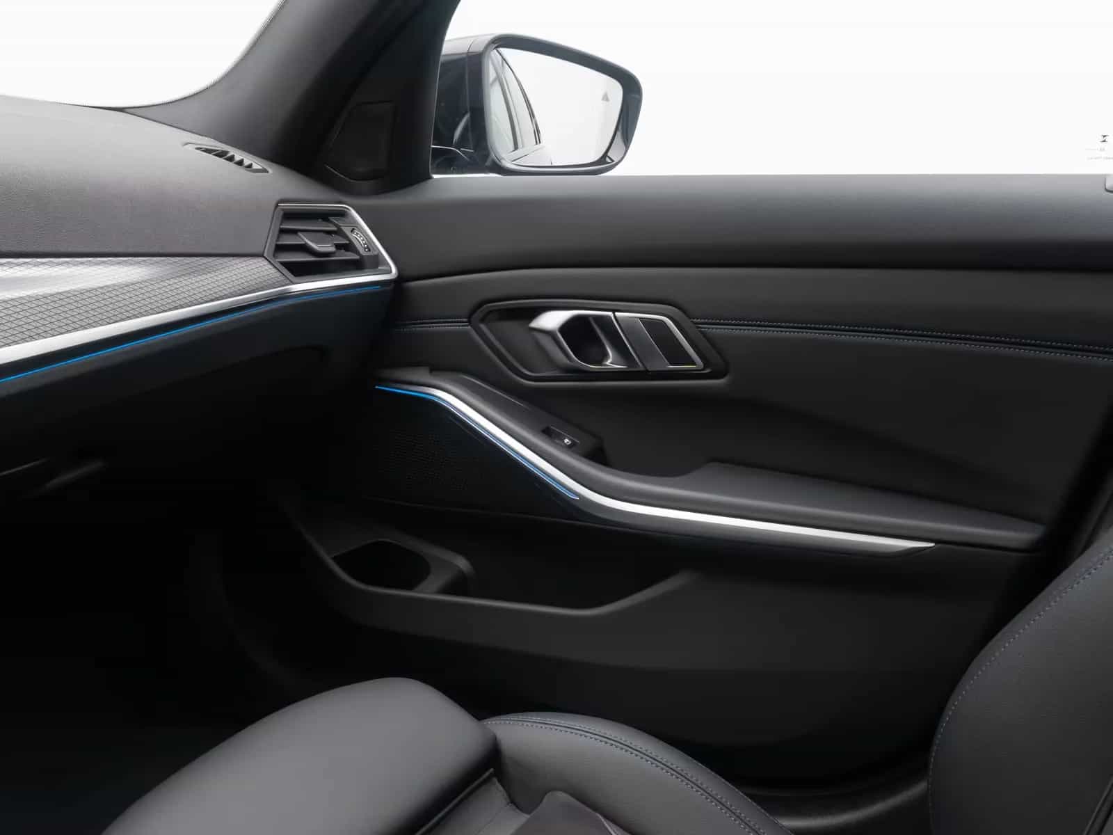 BMW 3 Series 02/2023-photo-34