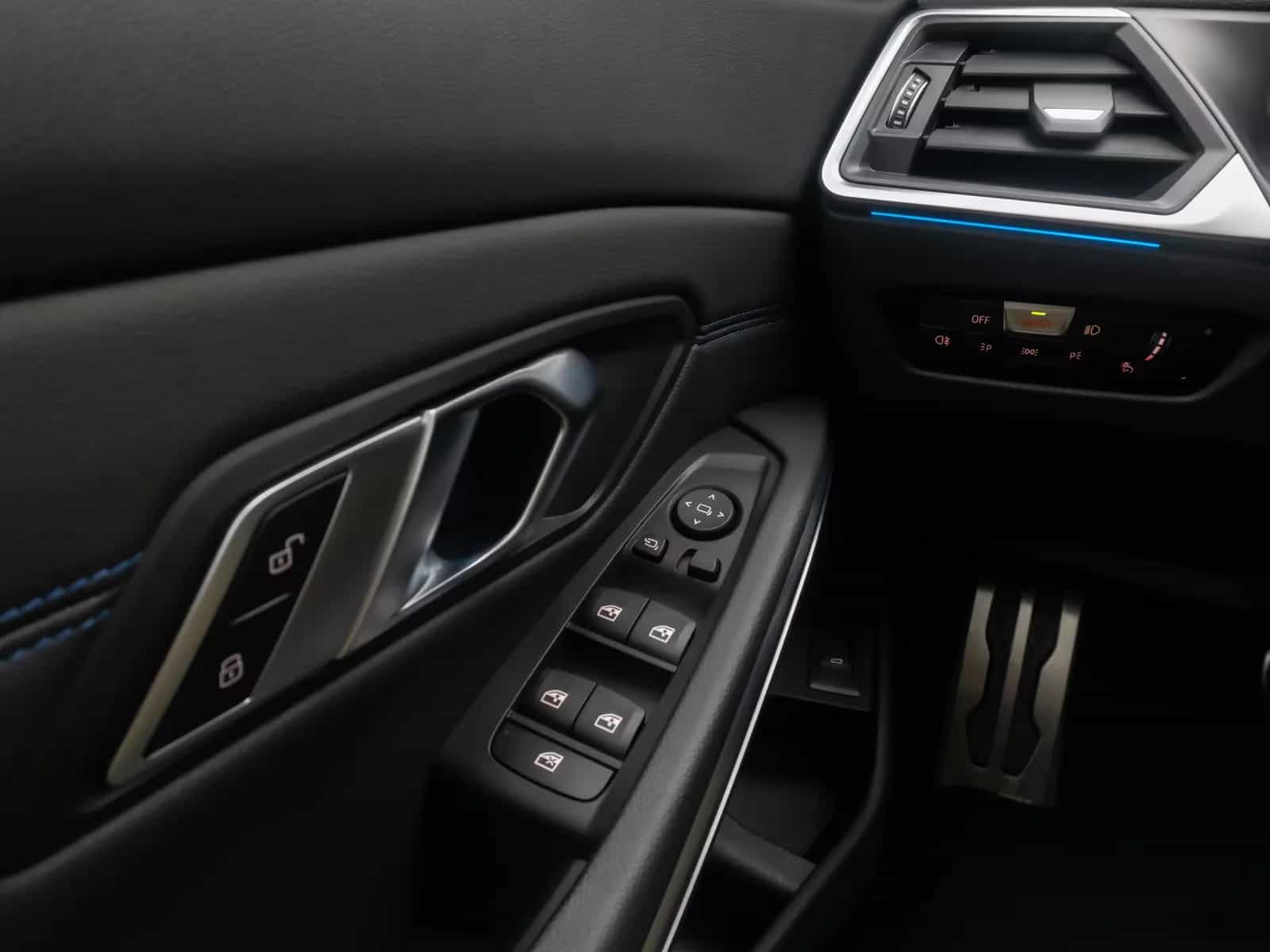 BMW 3 Series 02/2023-photo-35