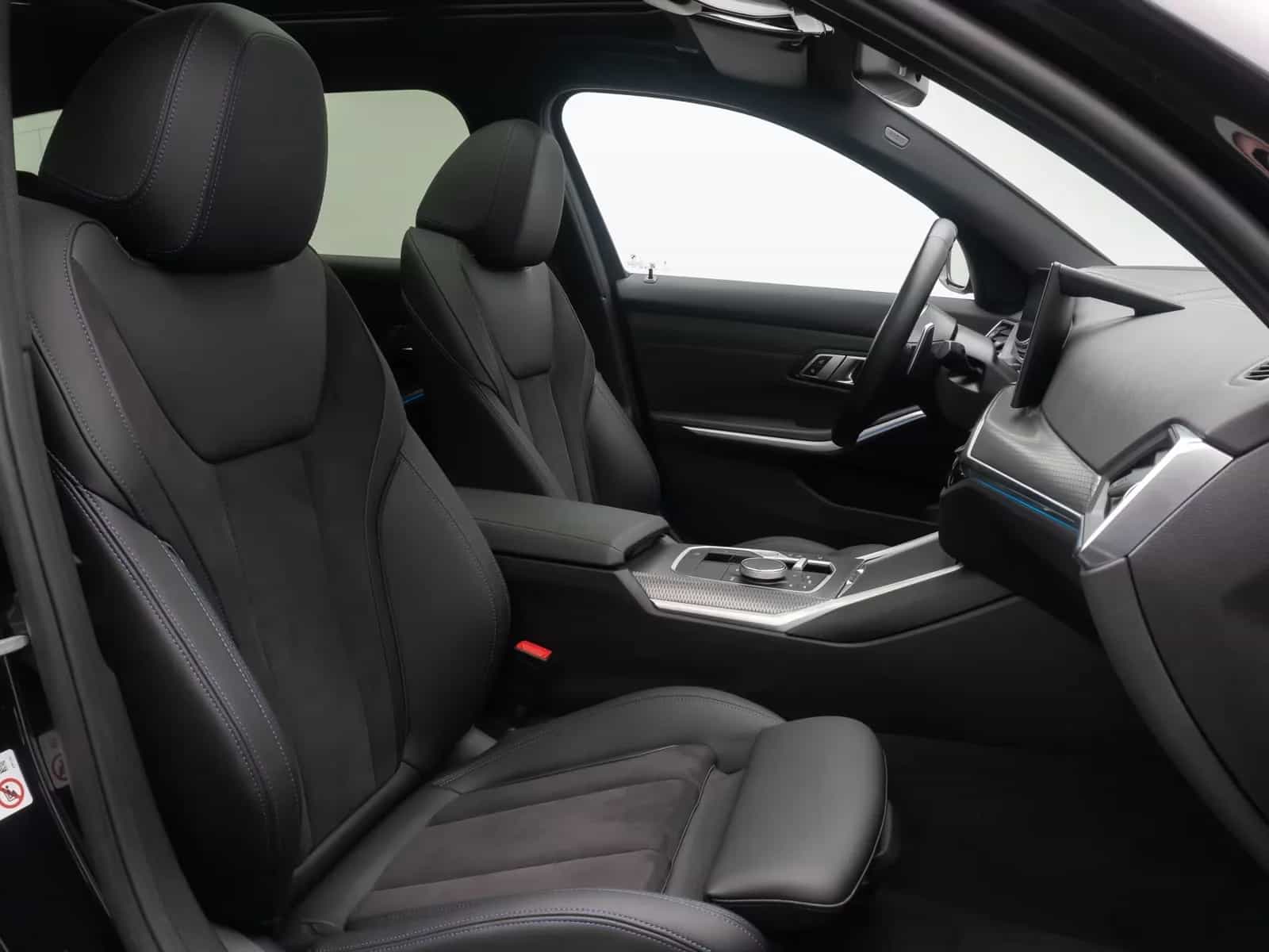 BMW 3 Series 02/2023-photo-37