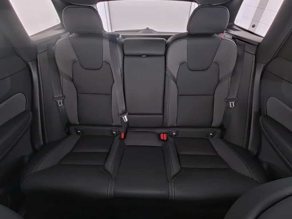 Volvo XC60 B5 Ultra Black Edition*SD*Luftf*AWD 07/2025-photo-12