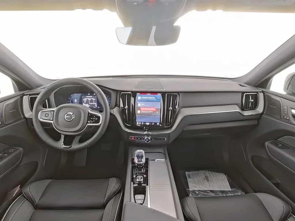Volvo XC60 B5 Ultra Black Edition*SD*Luftf*AWD 07/2025-photo-4