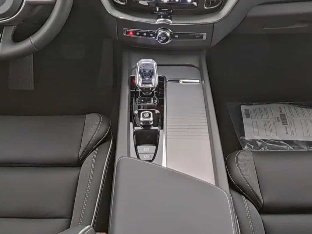 Volvo XC60 B5 Ultra Black Edition*SD*Luftf*AWD 07/2025-photo-5