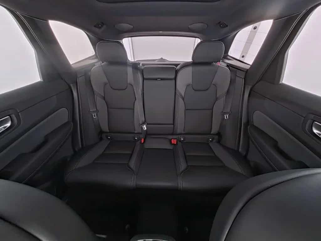 Volvo XC60 B5 Ultra Black Edition*SD*Luftf*AWD 07/2025-photo-6