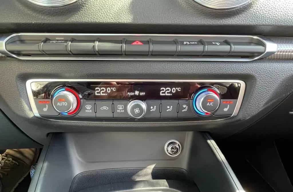 Audi A3 1.4 TFSI "S-LINE" Selection+NAVI+LED+1.HAND ! 06/2017-photo-26