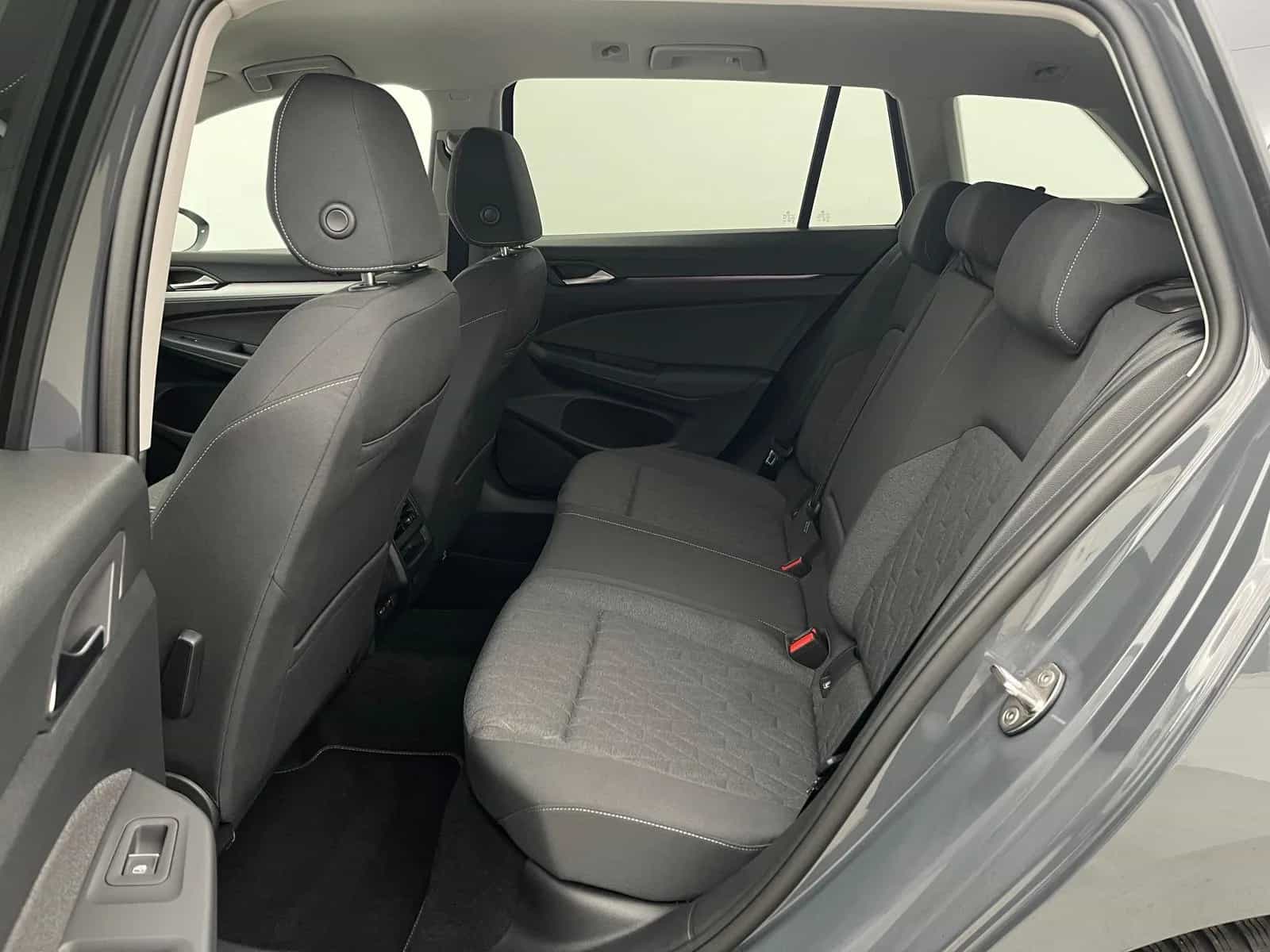 Volkswagen Golf 09/2024-photo-17