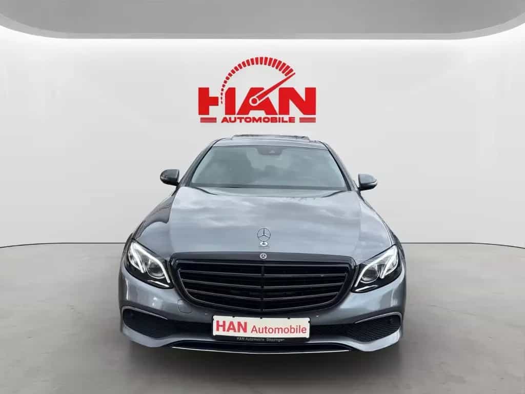 Mercedes-Benz E-Class 300 Limousine/Schiebedach/Navi/Kamera/Totwinke 02/2018-photo-0