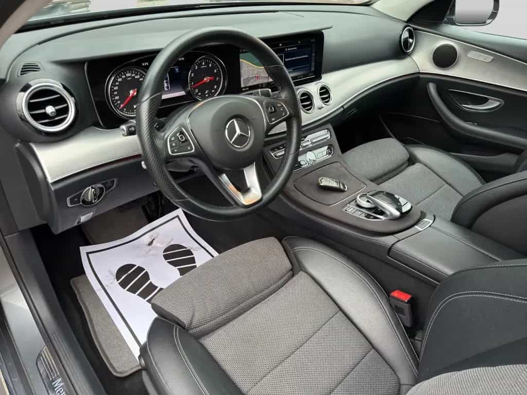 Mercedes-Benz E-Class 300 Limousine/Schiebedach/Navi/Kamera/Totwinke 02/2018-photo-13