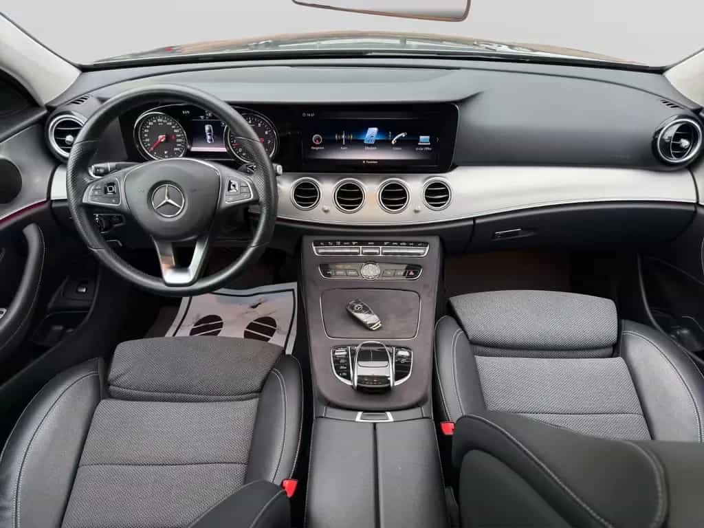 Mercedes-Benz E-Class 300 Limousine/Schiebedach/Navi/Kamera/Totwinke 02/2018-photo-17
