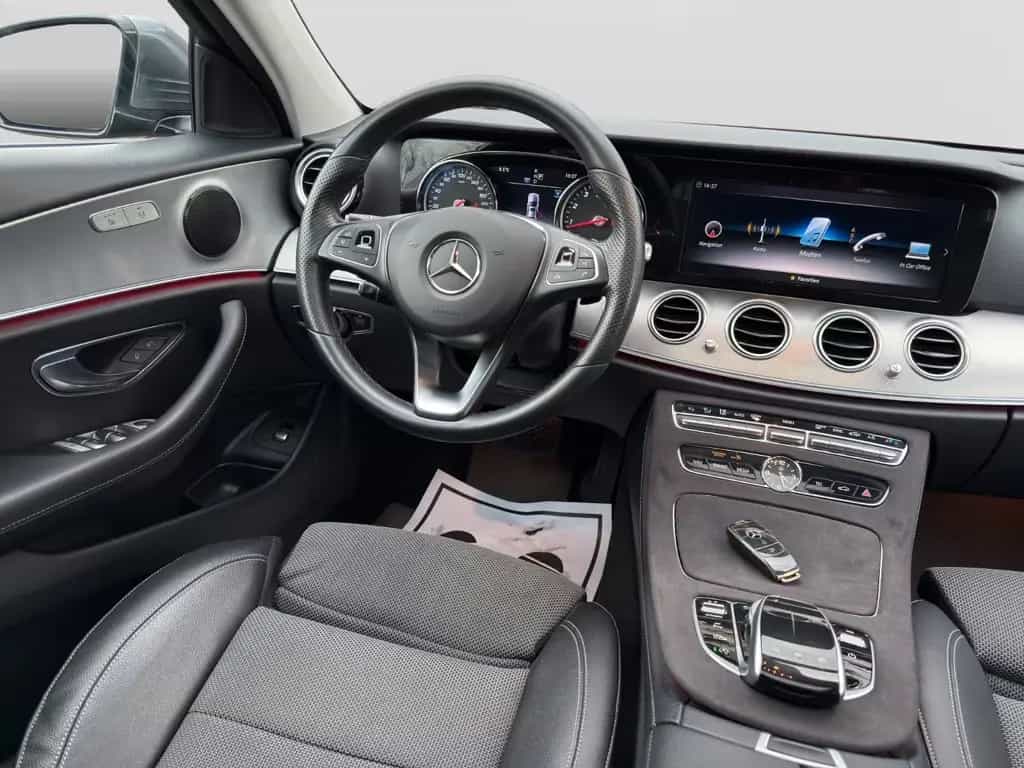 Mercedes-Benz E-Class 300 Limousine/Schiebedach/Navi/Kamera/Totwinke 02/2018-photo-18