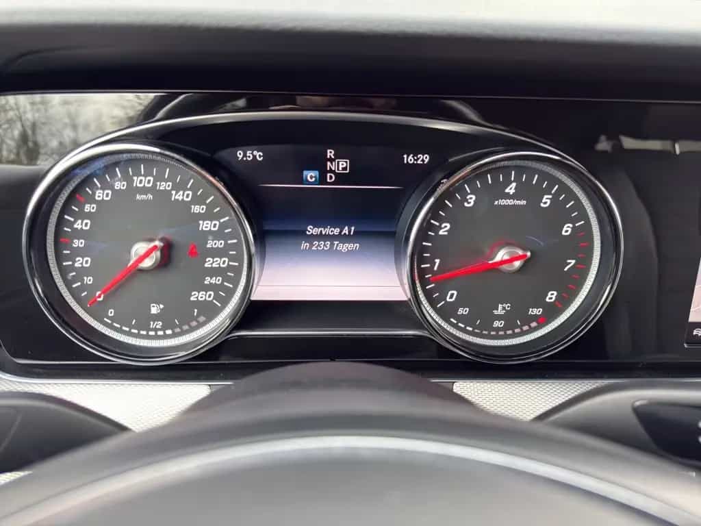 Mercedes-Benz E-Class 300 Limousine/Schiebedach/Navi/Kamera/Totwinke 02/2018-photo-21